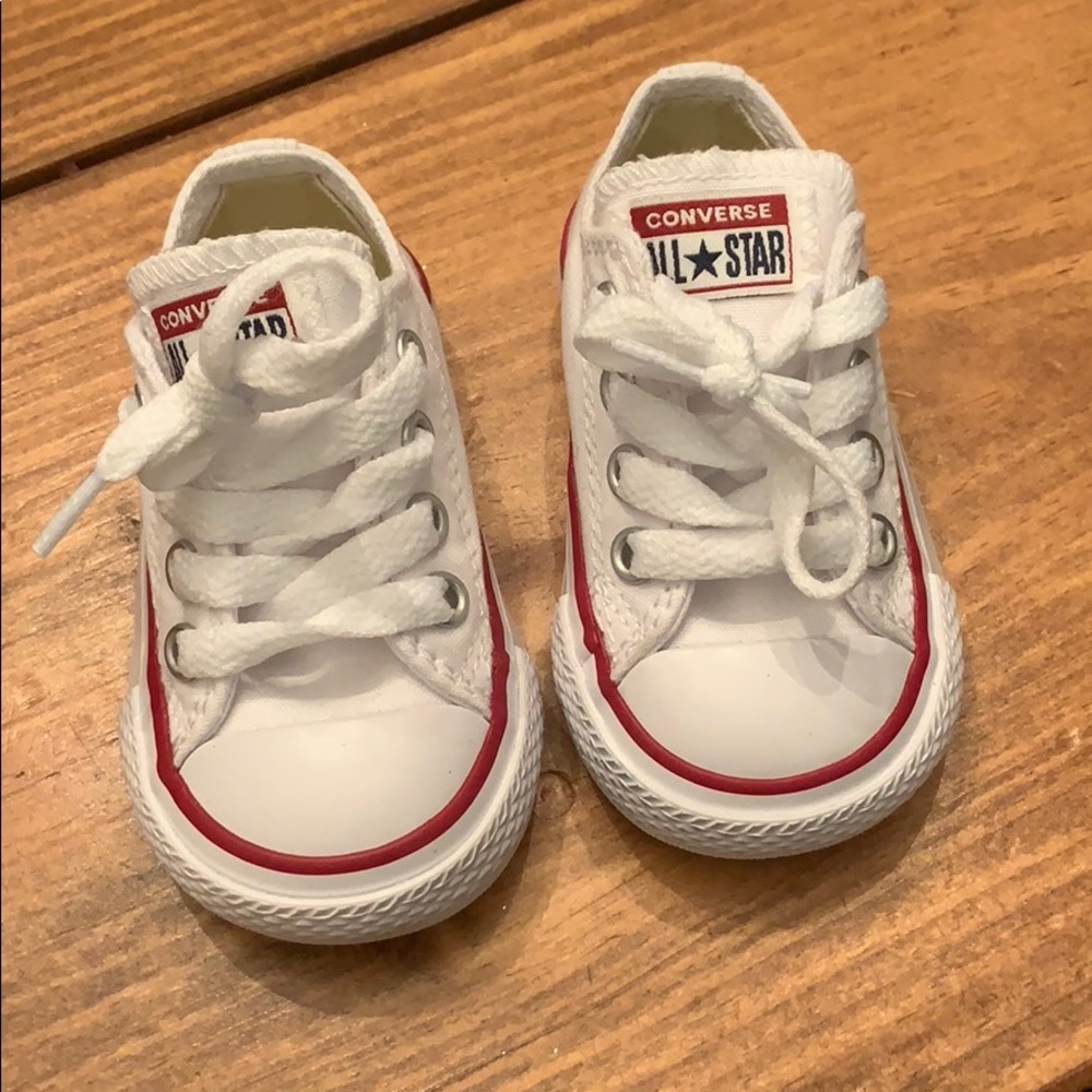 Gently used infant 3 M white converse